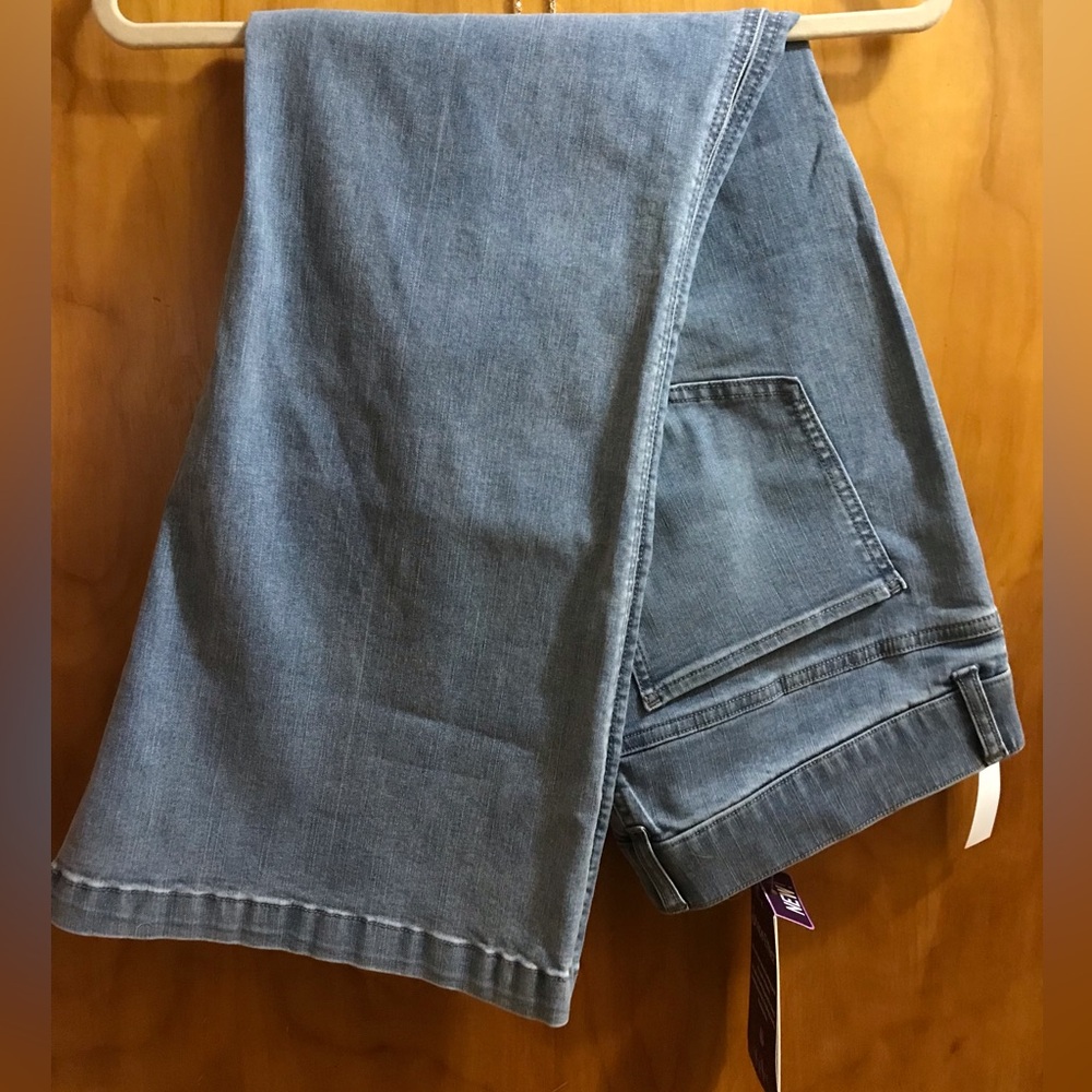 Gloria Vanderbilt 16P Boot-cut Jeans - Picture 3 of 7